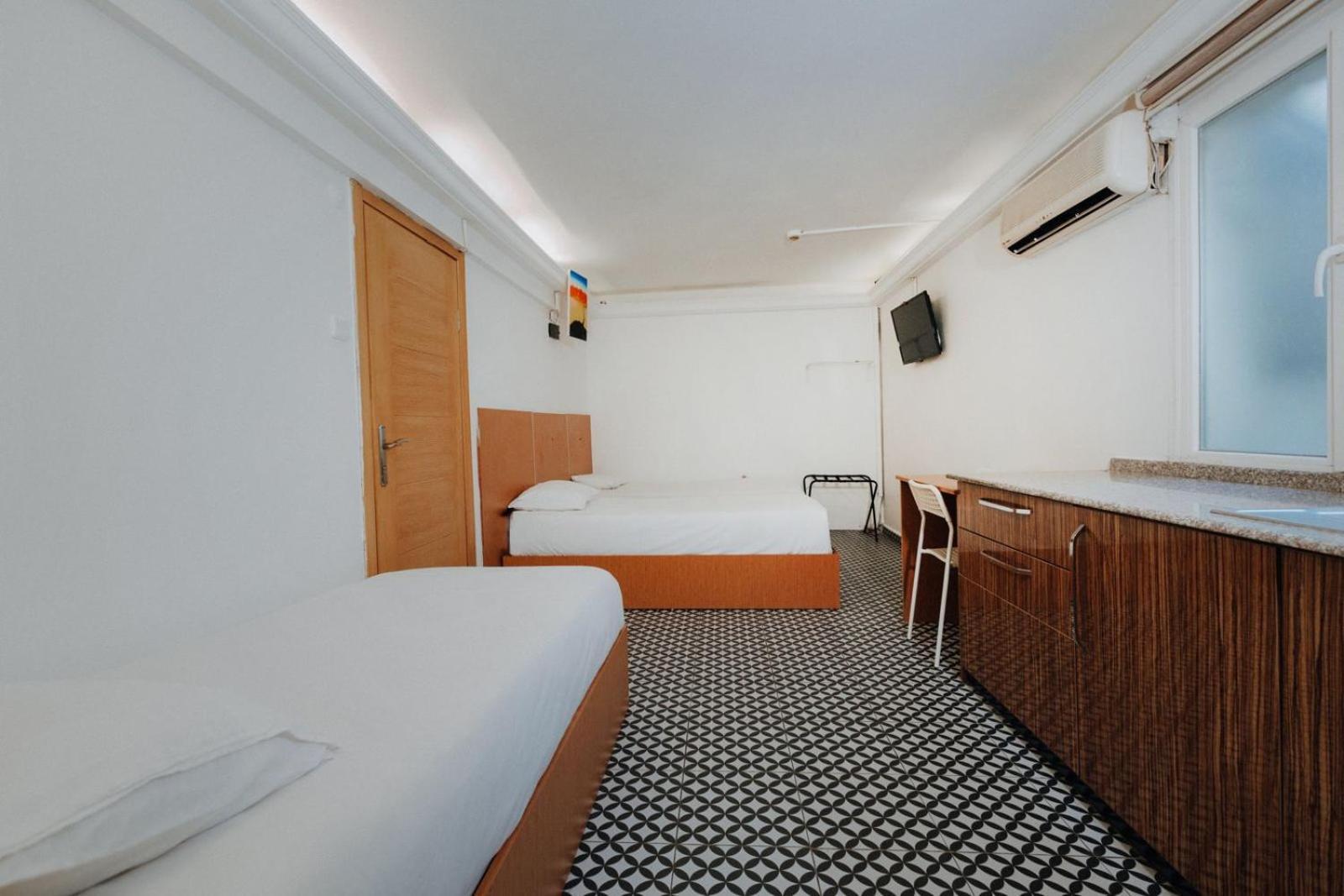 Deniz Pansiyon Esmirna Exterior foto